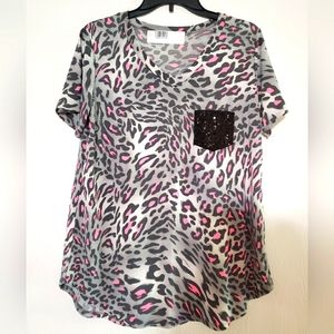 Leopard Print Vneck Tee NWOT
